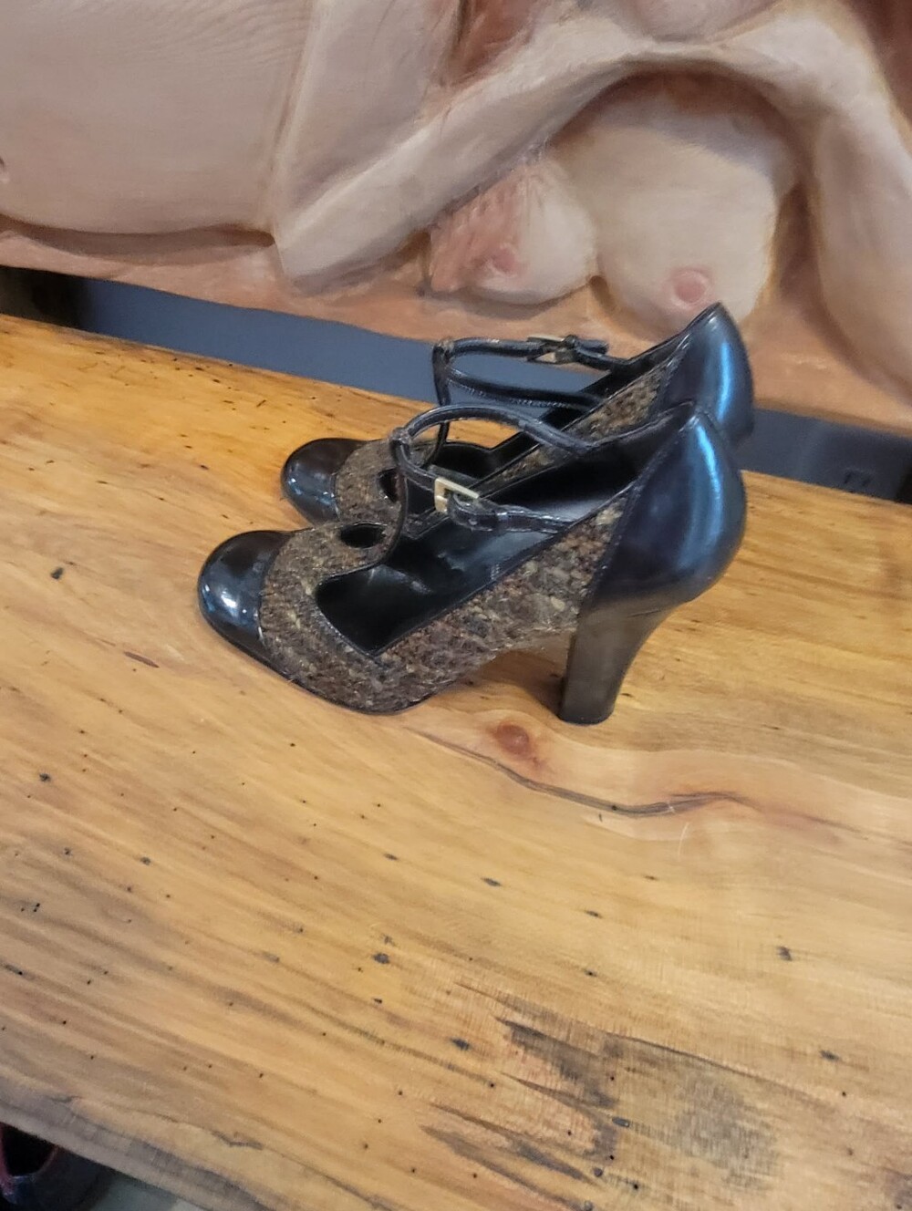 Vintage Inspired Eli Tahari Katrina Tweed Fabric TStrap Pantent Leather Toe Heel